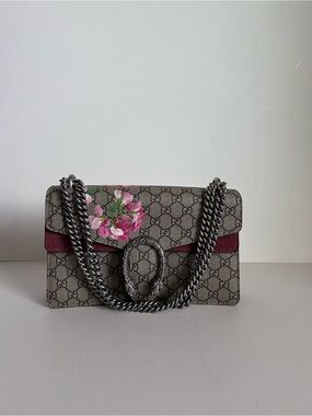 Gucci GG Supreme Floral Shoulder Bag in Beige and Burgundy